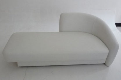 TouchAmerica Well-Lounge Convertible Treatment Table