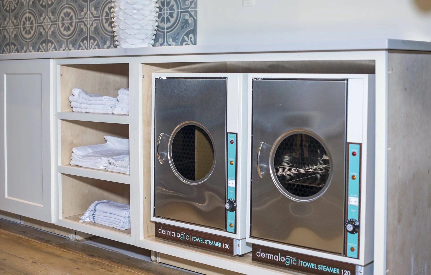 Commercial towel steamer AYC Dermalogic 120 for spa and salon use