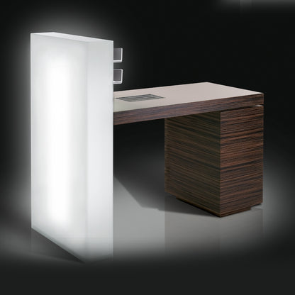 Ergonomic Gloss nail technician table by Gamma Bross Spa